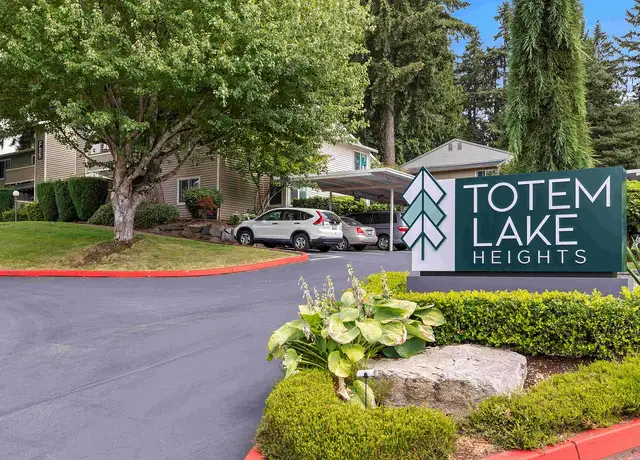 Photo of 12414 NE 127th Ct, Kirkland, WA 98034