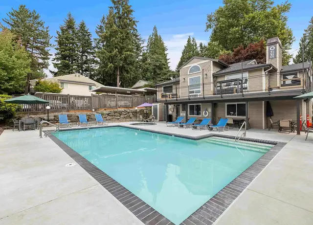 Photo of 12414 NE 127th Ct, Kirkland, WA 98034