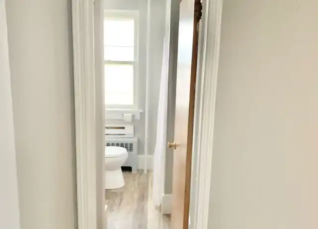 Property at 6968 Lake Ave Apt 3, Elyria, OH, 44035, 1 bed, 1 bath, [object Object]