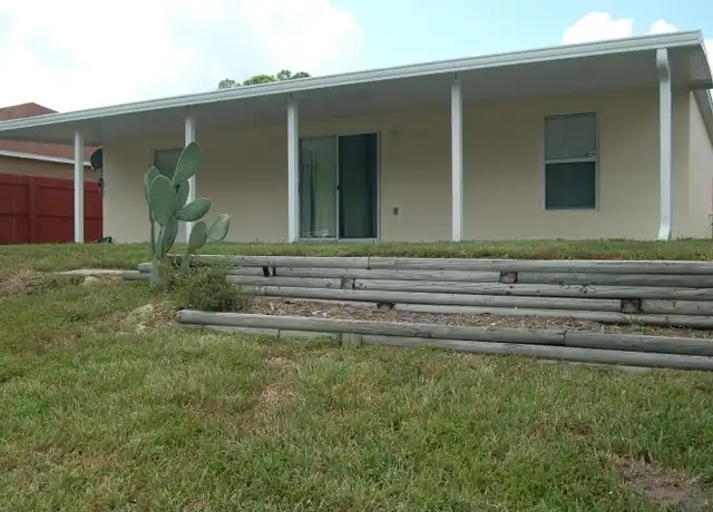 Property at 7403 Overland Park Blvd Rm 1, Jacksonville, FL, 32244, 1 bed, 1 bath, [object Object]