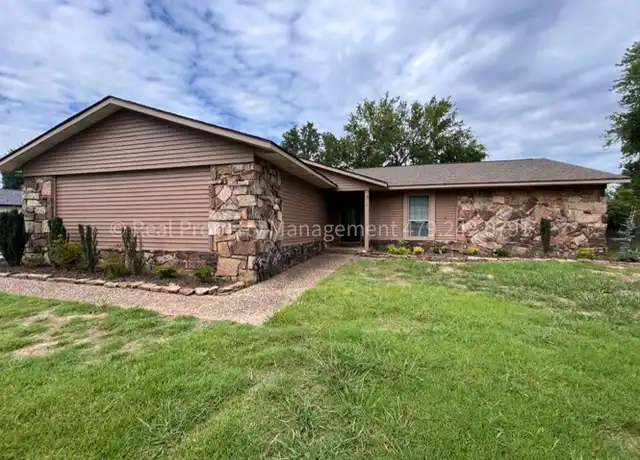Property at 2804 S 97th Cir, Fort Smith, AR, 72903, 3 beds, 2 baths, [object Object]