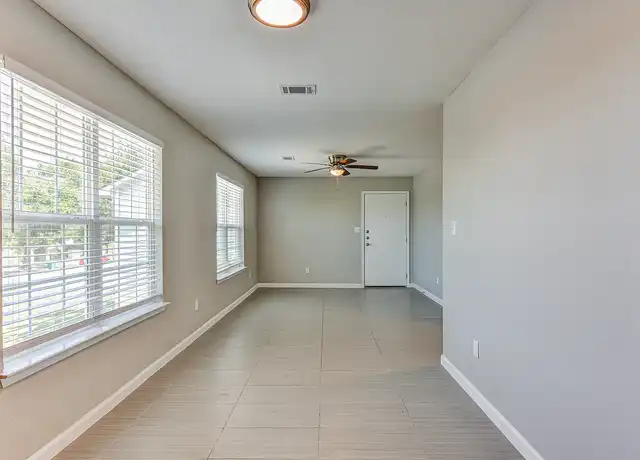 Property at St. Laurent Apartments - 321 W Cleveland Blvd, Aransas Pass, TX, 78336, 1 bed, 1 bath, [object Object]