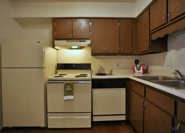Property at 1420 W Glen Ave Apt 509, Peoria, IL, 61614, 1 bed, 1 bath, [object Object]