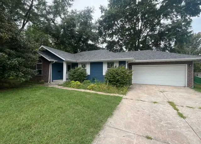 Property at 1717 S Robberson Ave, Springfield, MO, 65807, 3 beds, 2 baths, [object Object]