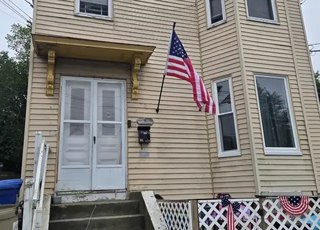 Property at 36 Richardson St Unit Rear, Wakefield, MA, 01880, 1 bed, 1 bath, [object Object]