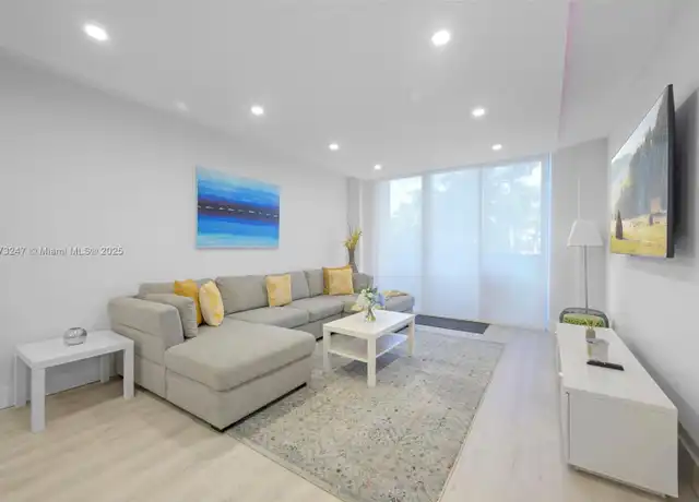 Property at 19370 Collins Ave #124, Sunny Isles Beach, FL, 33160, 1 bed, 1 bath, [object Object]