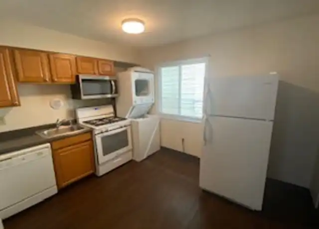 Property at 2444 N 4th St Unit 2448, Columbus, OH, 43202, 2 beds, 1 bath, [object Object]