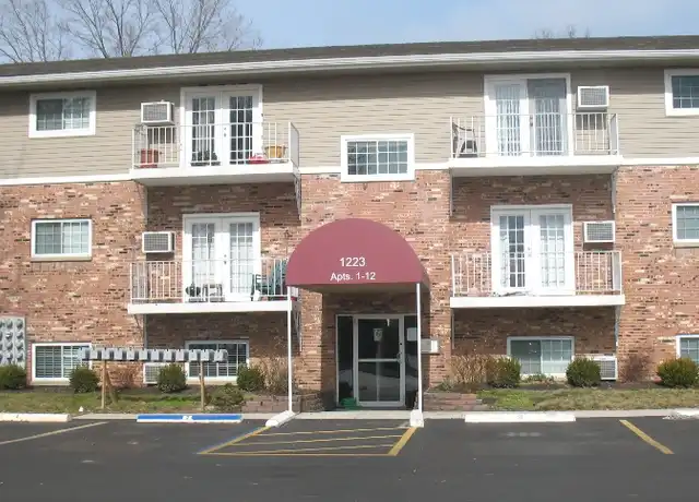 Property at 1223 E 2nd St Unit 02, Franklin, OH, 45005, 2 beds, 1 bath, [object Object]