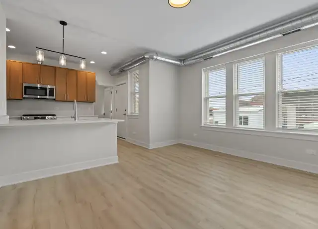 Property at 432 S Maple Ave Unit 432 202, Oak Park, IL, 60302, 2 beds, 1 bath, [object Object]