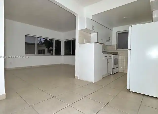 Property at 7629 Dickens Ave Unit 8, Miami Beach, FL, 33141, 1 bed, 1 bath, [object Object]