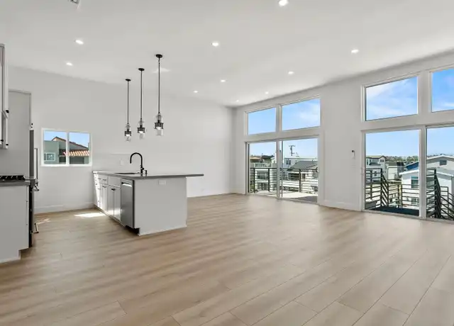 Property at 913 W Balboa Blvd Unit C, Newport Beach, CA, 92661, 3 beds, 3 baths, [object Object]