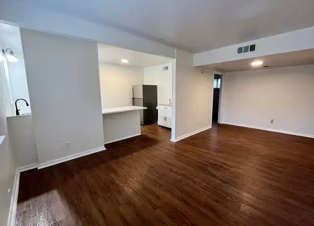 Property at 3304 Red River St Unit 101, Austin, TX, 78705, 2 beds, 1 bath, [object Object]