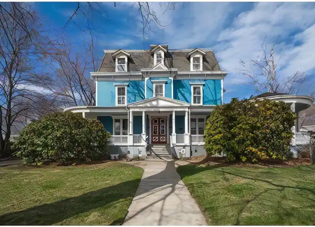 Property at 71 Franklin St Apt 1R, Danbury, CT, 06810, 3 beds, 2 baths, [object Object]