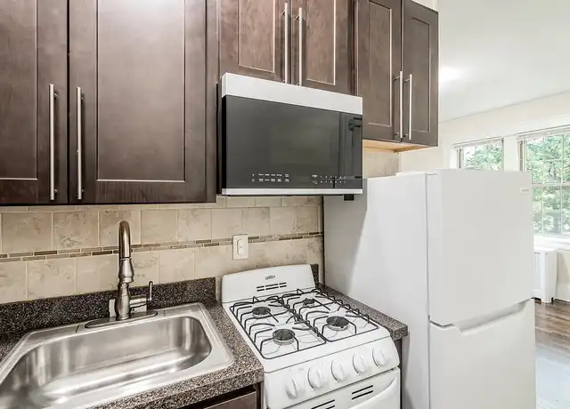 Property at 55 Monroe Pl, Bloomfield, NJ, 07003, 1 bed, 1 bath, [object Object]
