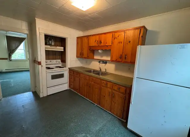 Property at 45 Main St Unit 4, Enfield, NH, 03748, 2 beds, 1 bath, [object Object]