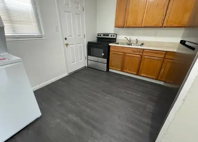 Property at 2024 SW 6th St, Ocala, FL, 34471, 2 beds, 1 bath, [object Object]