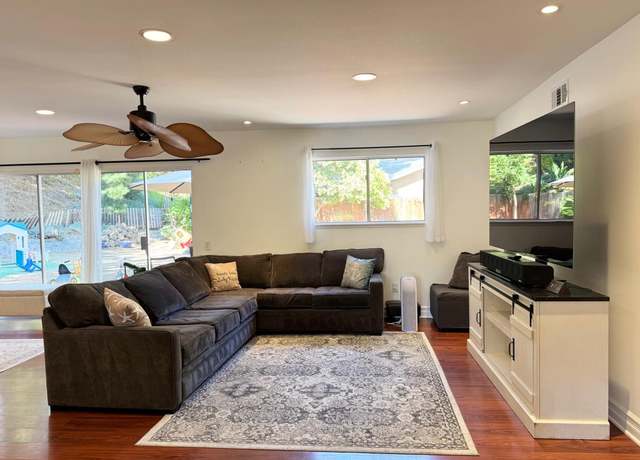 Photo of 5808 Greenview Rd, Calabasas, CA 91302