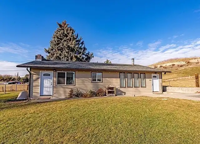 Property at 1143 Collins Rd, Selah, WA, 98942, 3 beds, 2 baths, [object Object]
