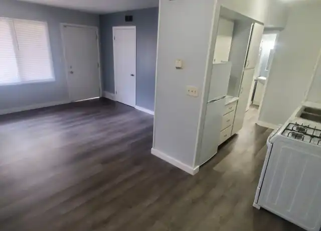 Property at 918 Denton St Unit 3, La Crosse, WI, 54601, 1 bed, 1 bath, [object Object]