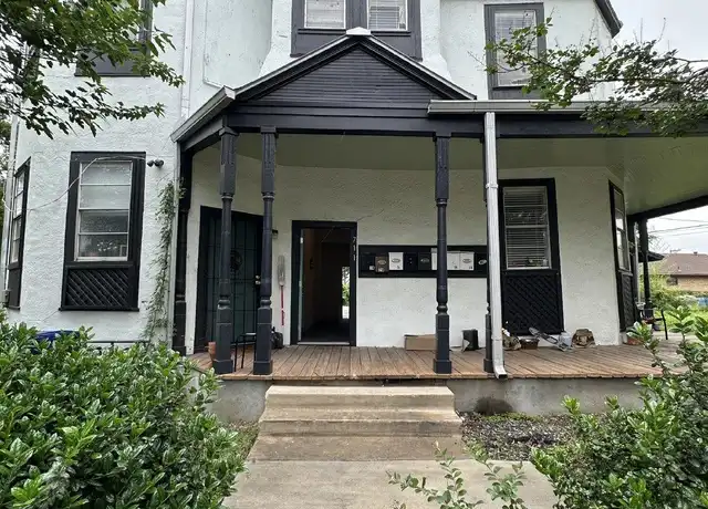 Property at 711 E Carson St Unit B2, San Antonio, TX, 78208, 1 bed, 1 bath, [object Object]