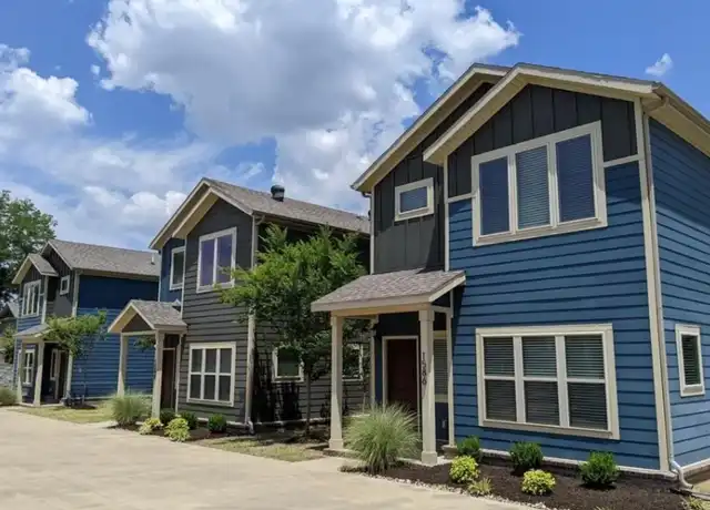 Property at 1596 N Leverett Ave, Fayetteville, AR, 72703, 3 beds, 2.5 baths, [object Object]