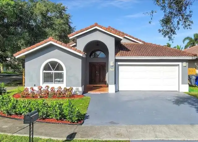 Property at 2900 N 36th Ave, Hollywood, FL, 33021, 4 beds, 2 baths, [object Object]