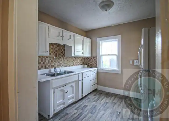 Property at 2114 L St Unit 2114, Omaha, NE, 68107, 3 beds, 1 bath, [object Object]