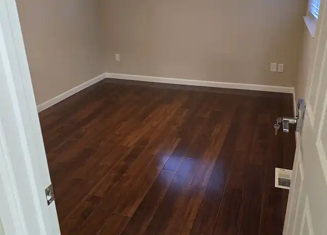 Property at 14729 Meadow Rd Rm B, Lynnwood, WA, 98087, 1 bed, 1 bath, [object Object]