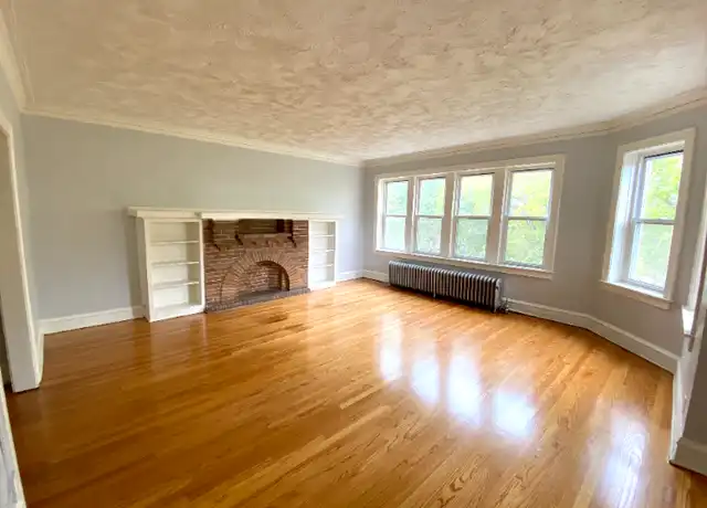 Property at 7931 S Manistee Ave Unit 3N, Chicago, IL, 60617, 3 beds, 1 bath, [object Object]