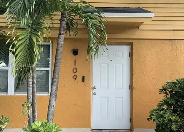 Property at 109 NE 12th Ave #109, Homestead, FL, 33030, 2 beds, 1.5 baths, [object Object]