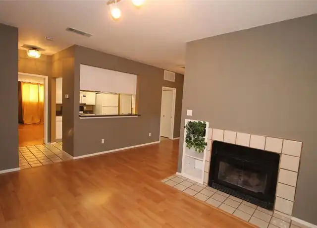 Property at 806 W 24th St #208, Austin, TX, 78705, 1 bed, 1 bath, [object Object]