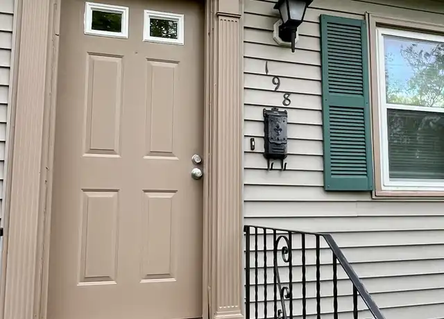 Property at 198 Kearsarge St Unit 2, Manchester, NH, 03102, 1 bed, 1.5 baths, [object Object]