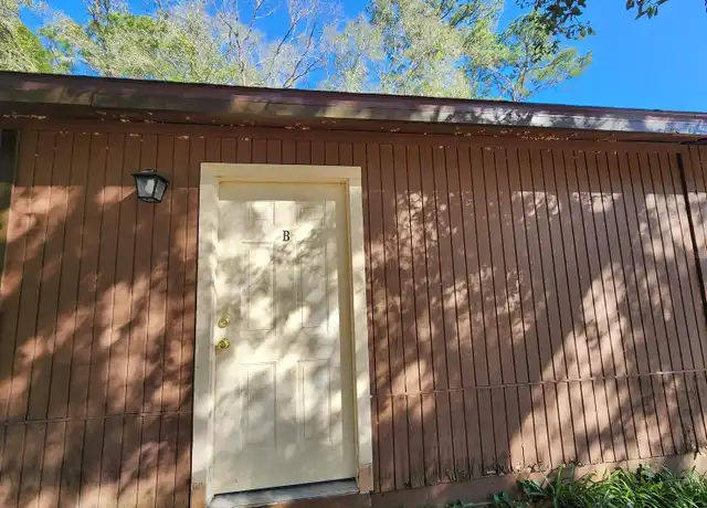 Property at 3504 SE 22nd Ln Unit B, Gainesville, FL, 32641, 3 beds, 1 bath, [object Object]