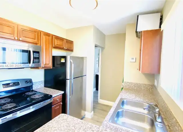 Property at 2461 Polk St #7, Hollywood, FL, 33020, 1 bed, 1 bath, [object Object]