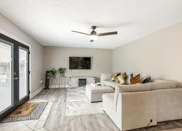 Property at 2434 Ashland Pl N, Gretna, LA, 70056, 4 beds, 2.5 baths, [object Object]