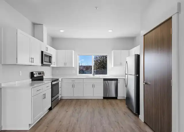 Property at Mallon Apartments - 1801 W Mallon Ave, Spokane, WA, 99201, 2 beds, 1 bath, [object Object]