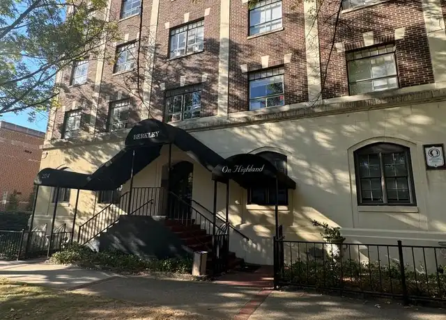 Property at 2124 Highland Ave Apt 110, Birmingham, AL, 35205, 1 bed, 1 bath, [object Object]