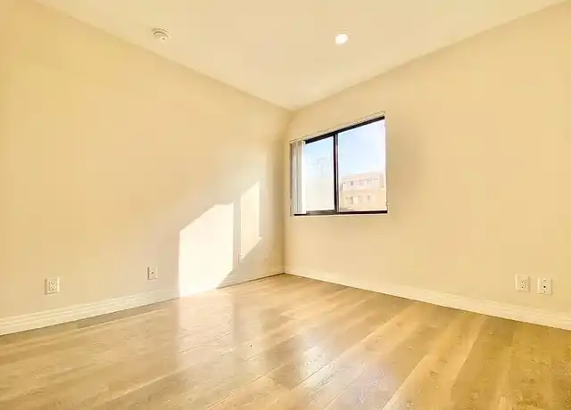Property at Hyde Park Apts - 350 S Catalina St, Los Angeles, CA, 90020, 2 beds, 2 baths, [object Object]
