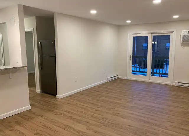 Property at Wayside Apartments - 447 Boston Post Rd E, Marlborough, MA, 01752, 2 beds, 1 bath, [object Object]