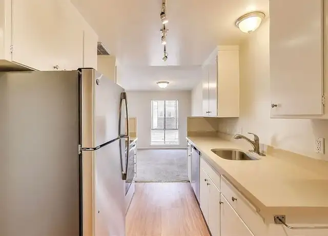 Photo of 1901 Garden Dr, Burlingame, CA 94010