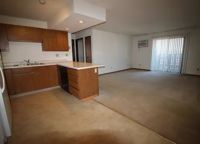 Property at 1001 Carriage Ct Unit 6, Palmyra, WI, 53156, 2 beds, 1 bath, [object Object]