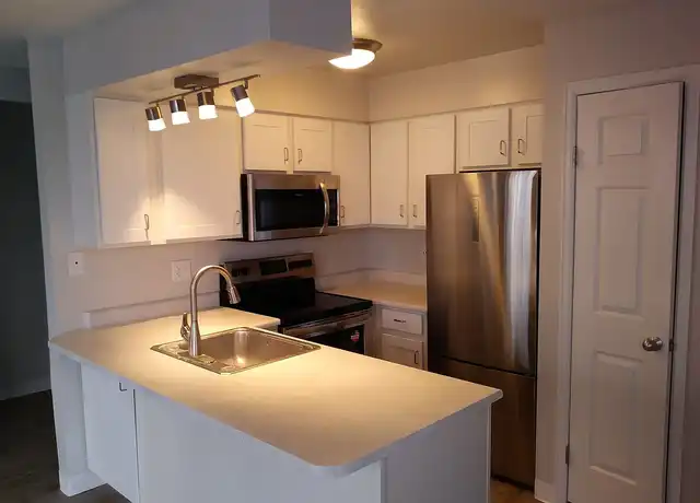Property at Victoria Inn Apts - 2400 17th Ave, Longmont, CO, 80503, 1 bed, 1 bath, [object Object]
