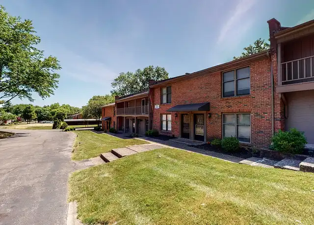 Property at Lochwood Apartments - 1429 Slate Run Rd, New Albany, IN, 47150, 2 beds, 1.5-2 baths, [object Object]