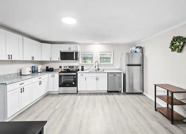 Property at 1237 E 15th St, Jacksonville, FL, 32206, 1 bed, 1 bath, [object Object]