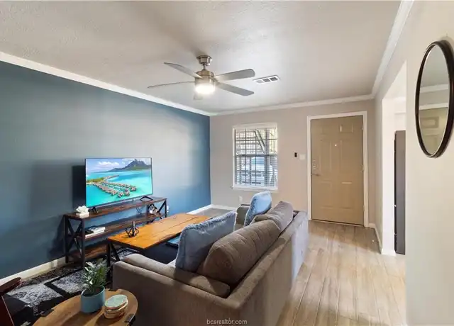 Property at 2100 Southwood Dr #4, College Station, TX, 77840, 3 beds, 2 baths, [object Object]