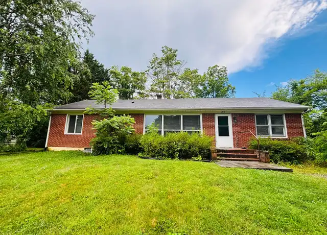 Property at 709 Barringer Dr, Blacksburg, VA, 24060, 4 beds, 1 bath, [object Object]