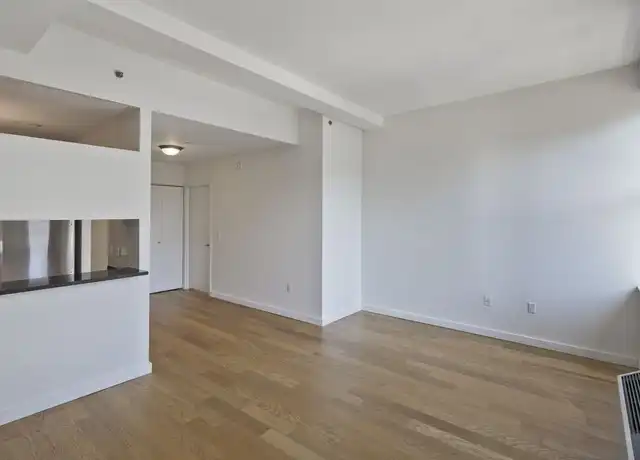 Property at 17 Battery Pl Unit 2204, New York, NY, 10004, 1 bed, 1 bath, [object Object]