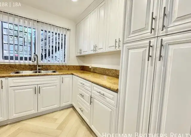 Property at 8407 Clinton Ave Unit 2A, Los Angeles, CA, 90048, 1 bed, 1 bath, [object Object]