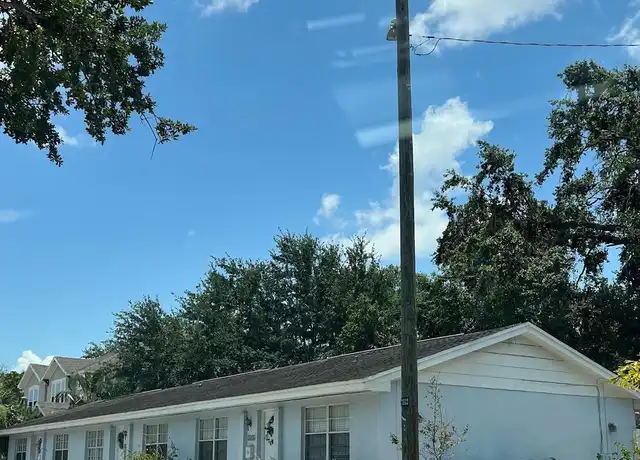 Property at 2624 W Cleveland St, Tampa, FL, 33609, 2 beds, 1 bath, [object Object]