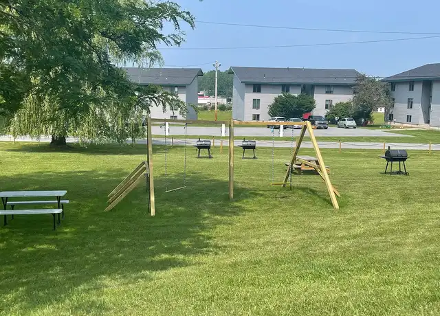 Property at Meadow East Apartments - 118 Leroy St, Potsdam, NY, 13676, 1-2 bed, 1 bath, [object Object]